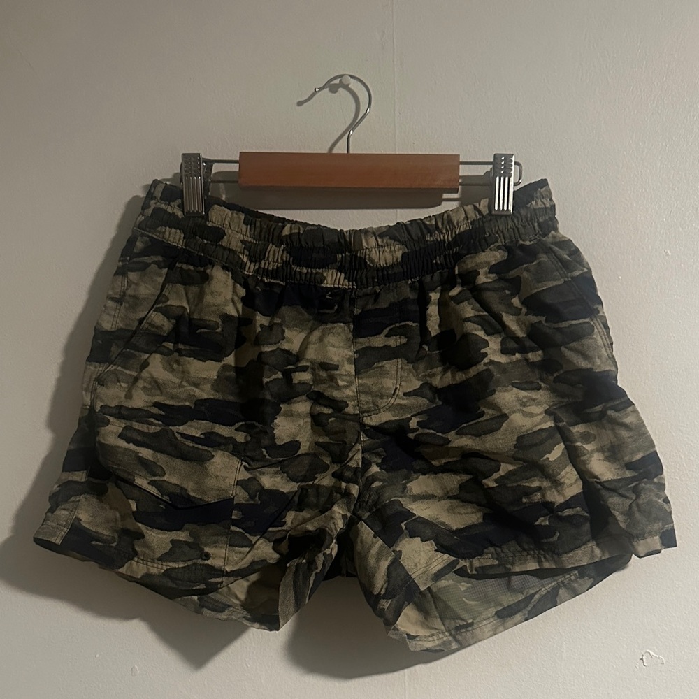 Columbia Camouflage Active Shorts